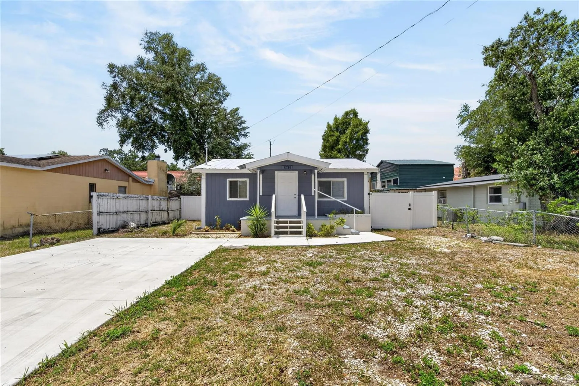 8738 N Tangerine Place Tampa FL 33617