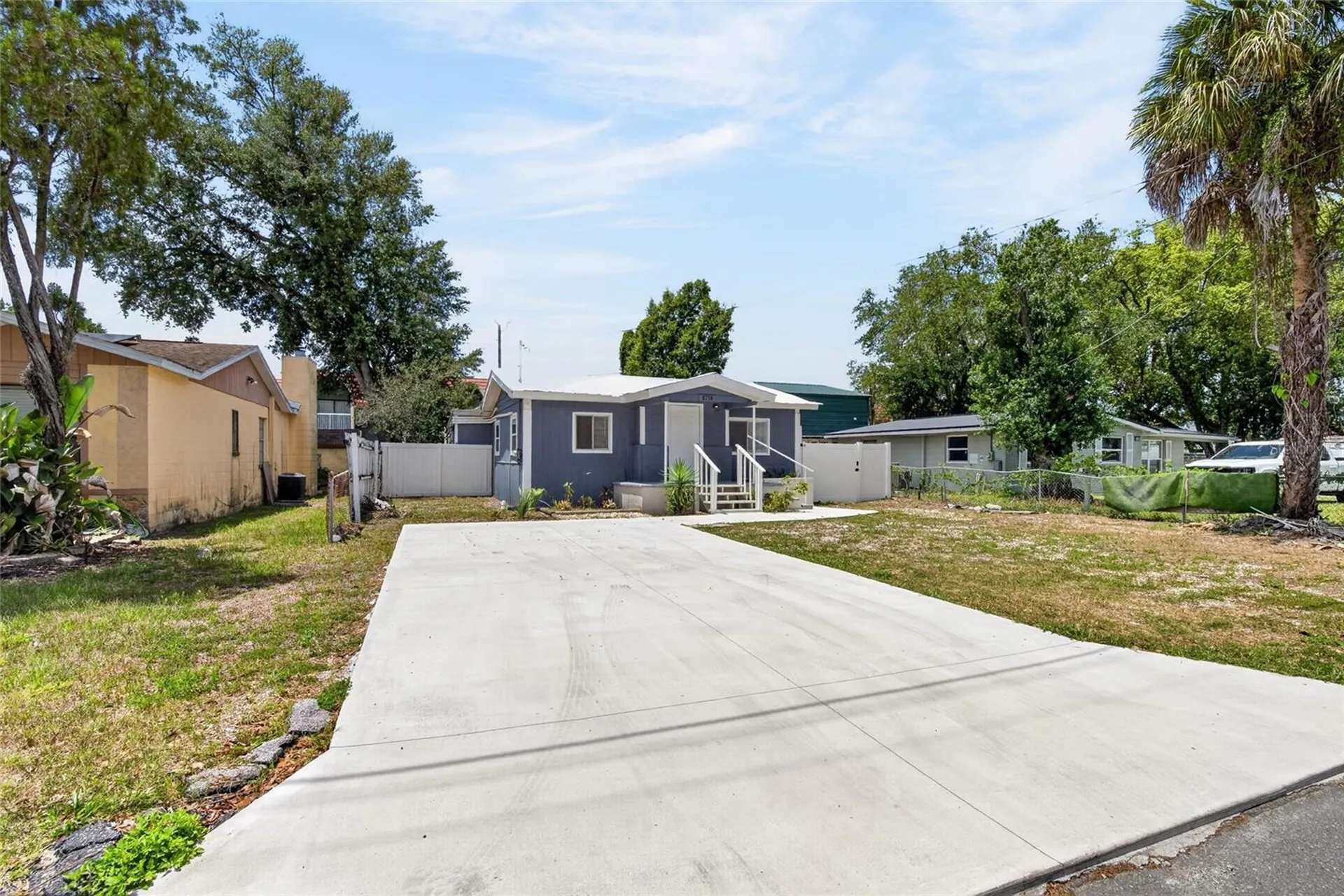 8738 N Tangerine Place Tampa FL 33617