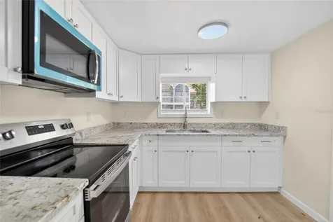 8738 N Tangerine Place Tampa FL 33617
