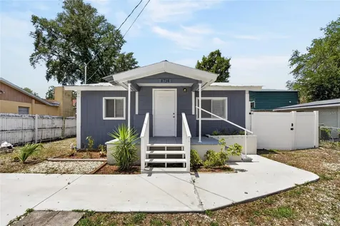 8738 N Tangerine Place Tampa FL 33617