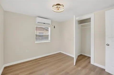 8738 N Tangerine Place Tampa FL 33617