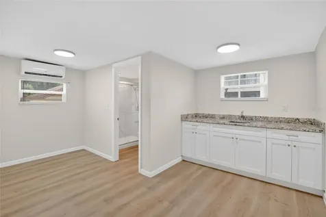 8738 N Tangerine Place Tampa FL 33617