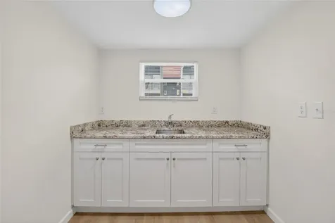 8738 N Tangerine Place Tampa FL 33617