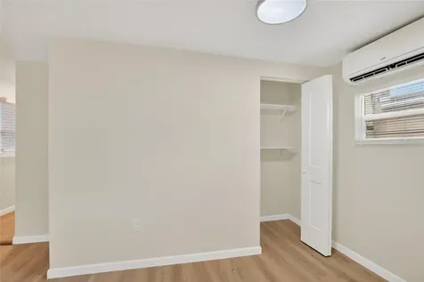 8738 N Tangerine Place Tampa FL 33617