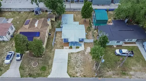 8738 N Tangerine Place Tampa FL 33617