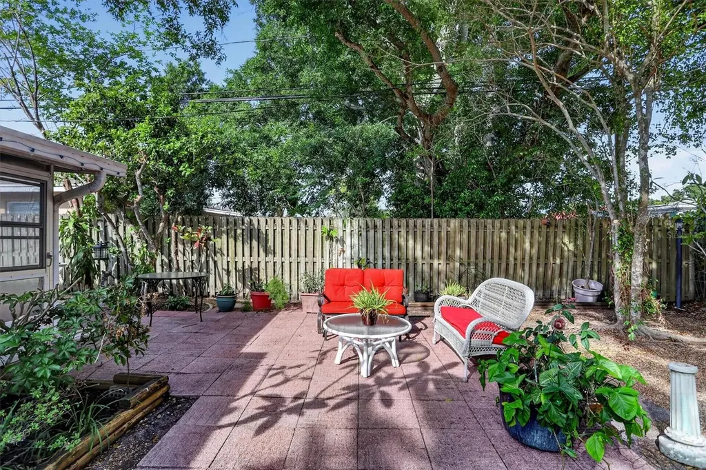 2033 Timber Lane Clearwater FL 33763