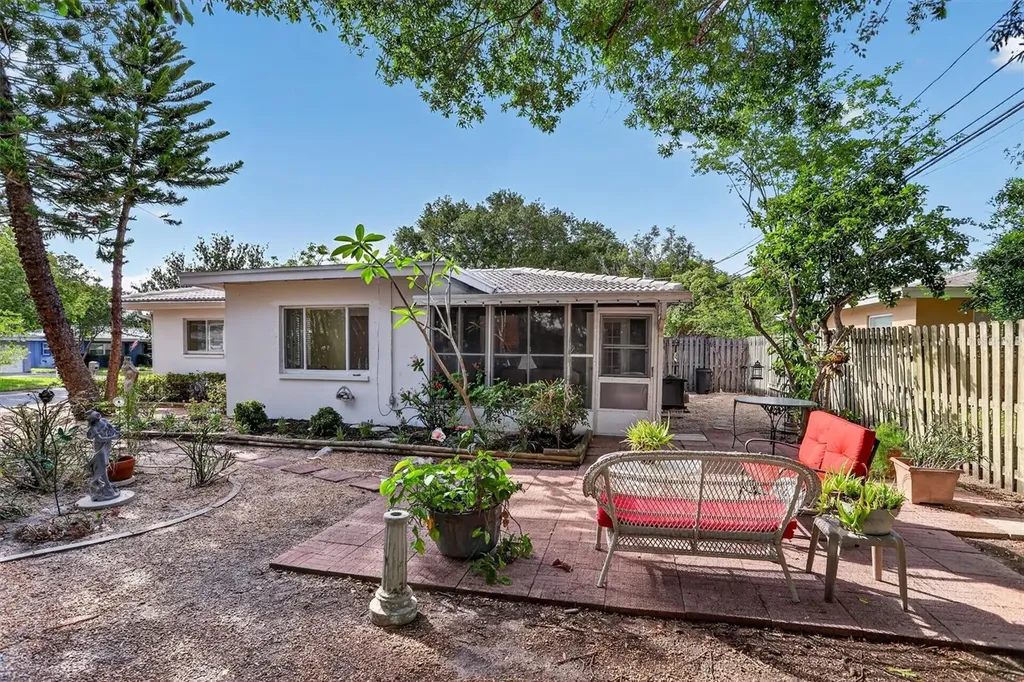 2033 Timber Lane Clearwater FL 33763