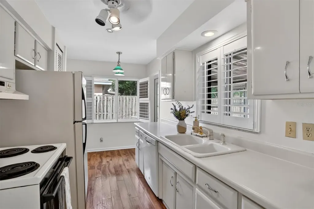 2033 Timber Lane Clearwater FL 33763