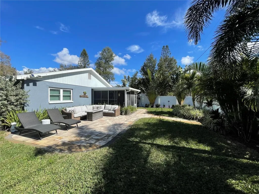 3220 9th Avenue N St Petersburg FL 33713