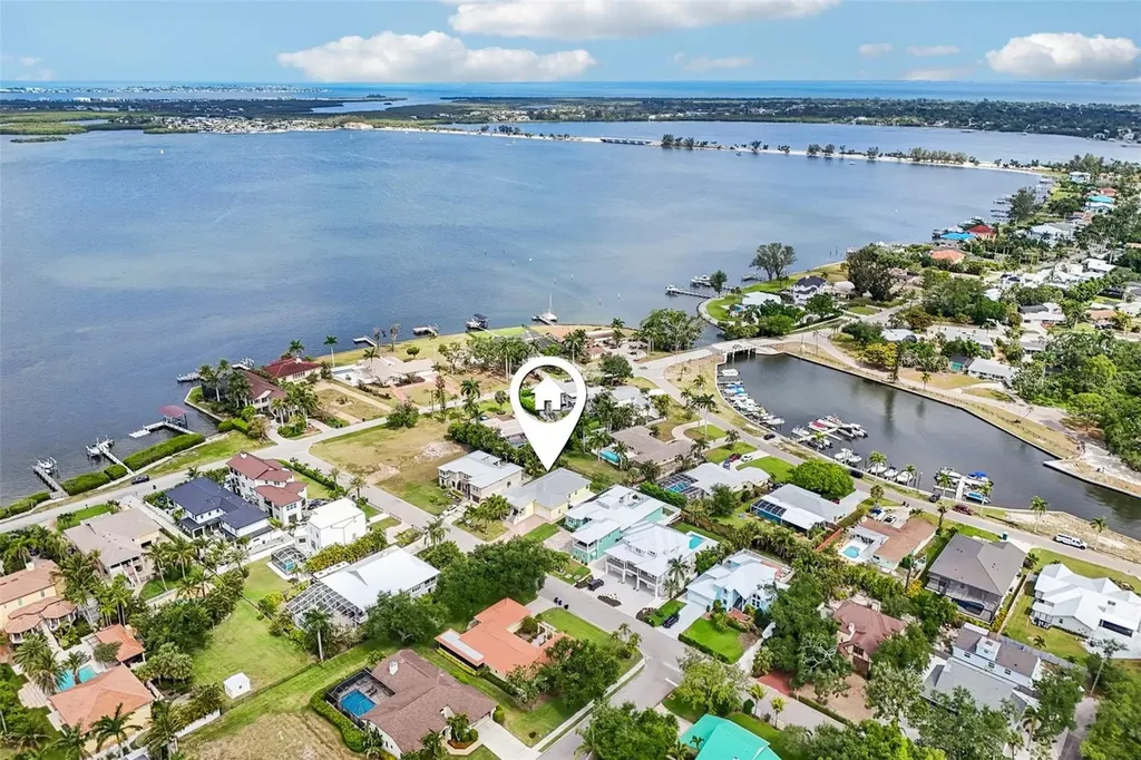 8174 17th Avenue W Bradenton FL 34209