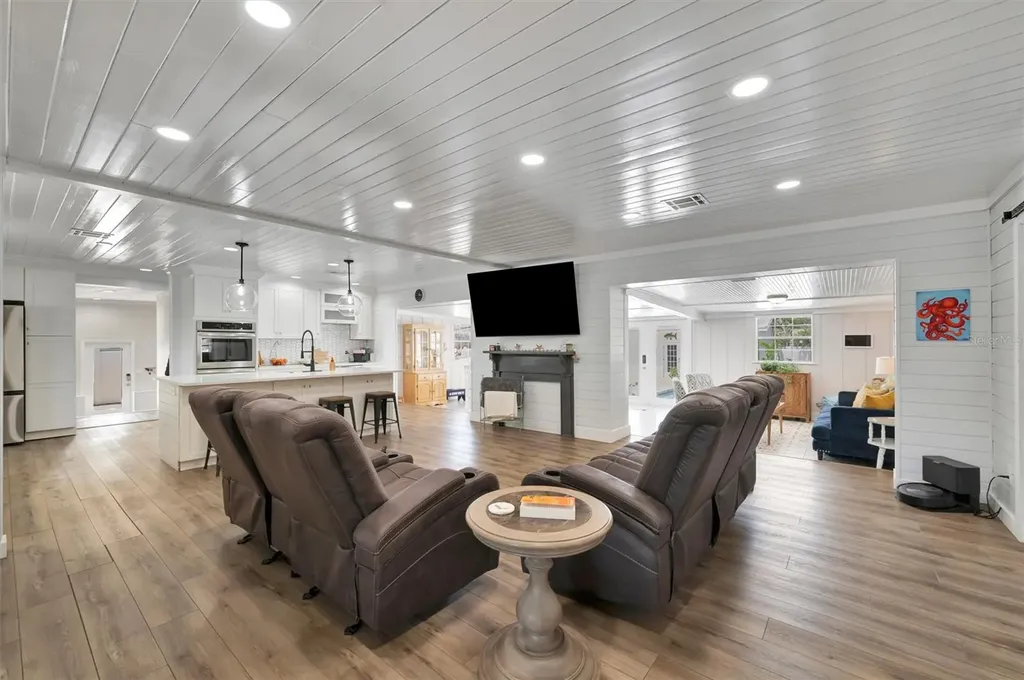 812 59th Street NW Bradenton FL 34209