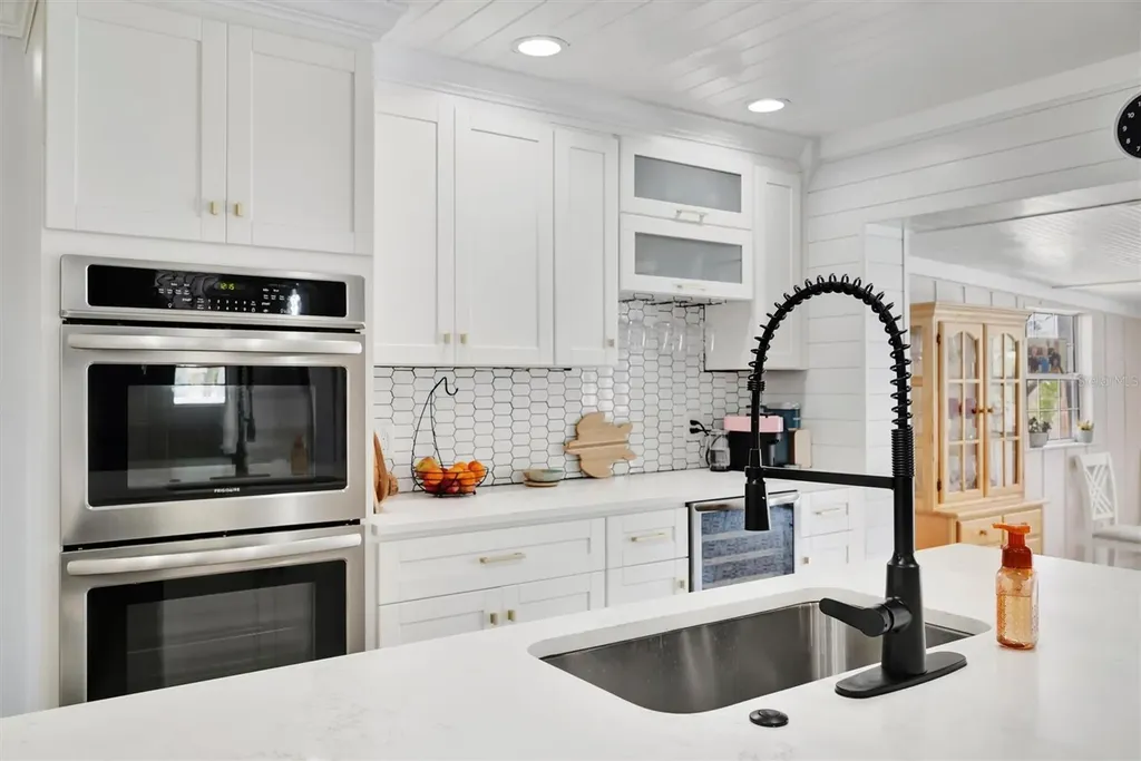 812 59th Street NW Bradenton FL 34209