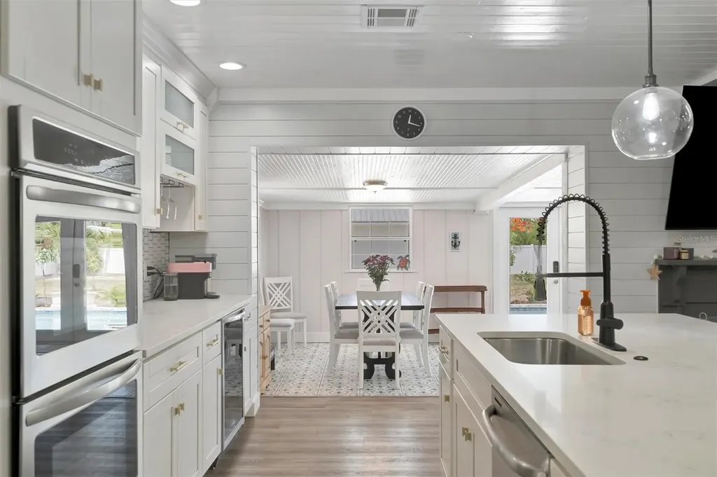 812 59th Street NW Bradenton FL 34209