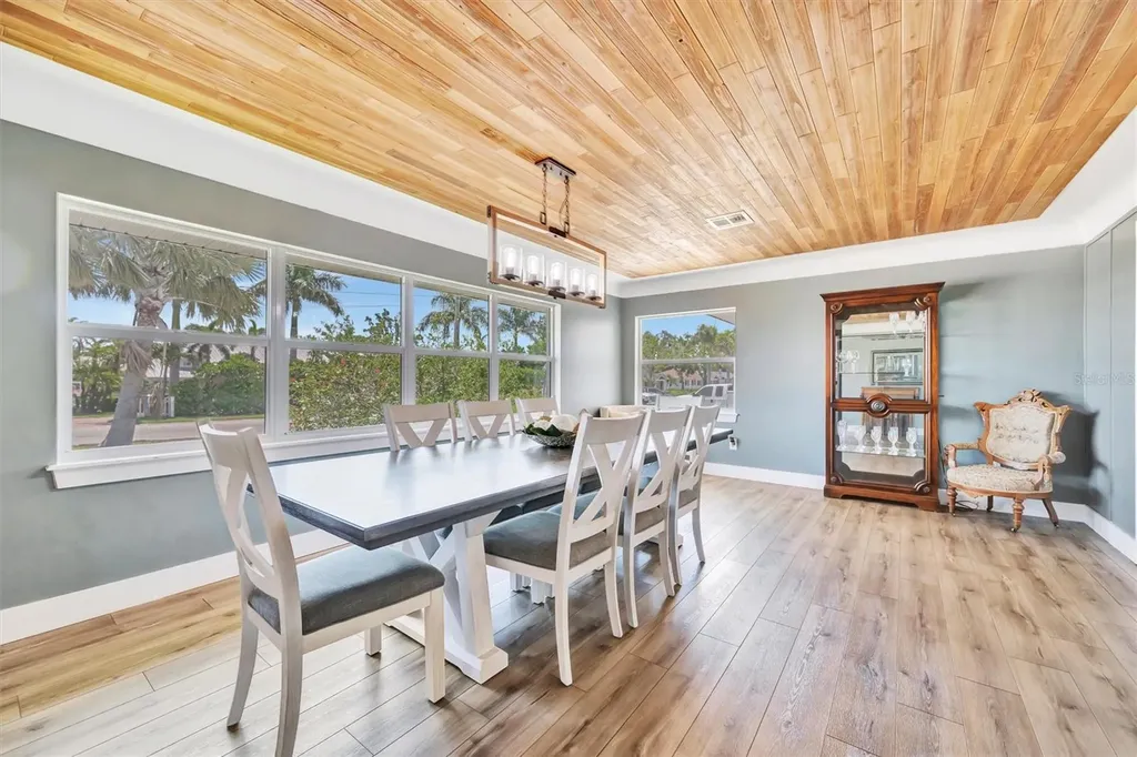 812 59th Street NW Bradenton FL 34209