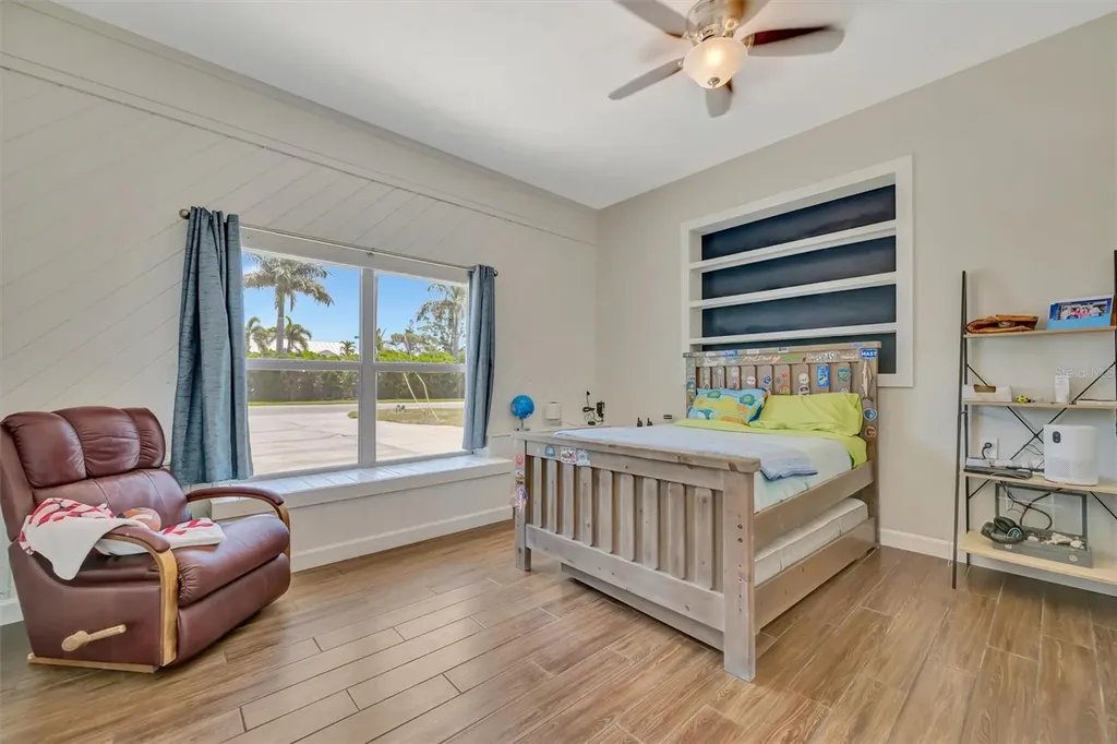 812 59th Street NW Bradenton FL 34209