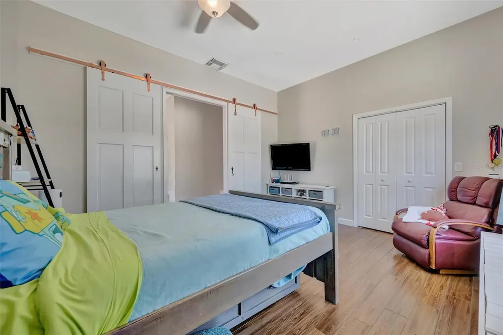 812 59th Street NW Bradenton FL 34209