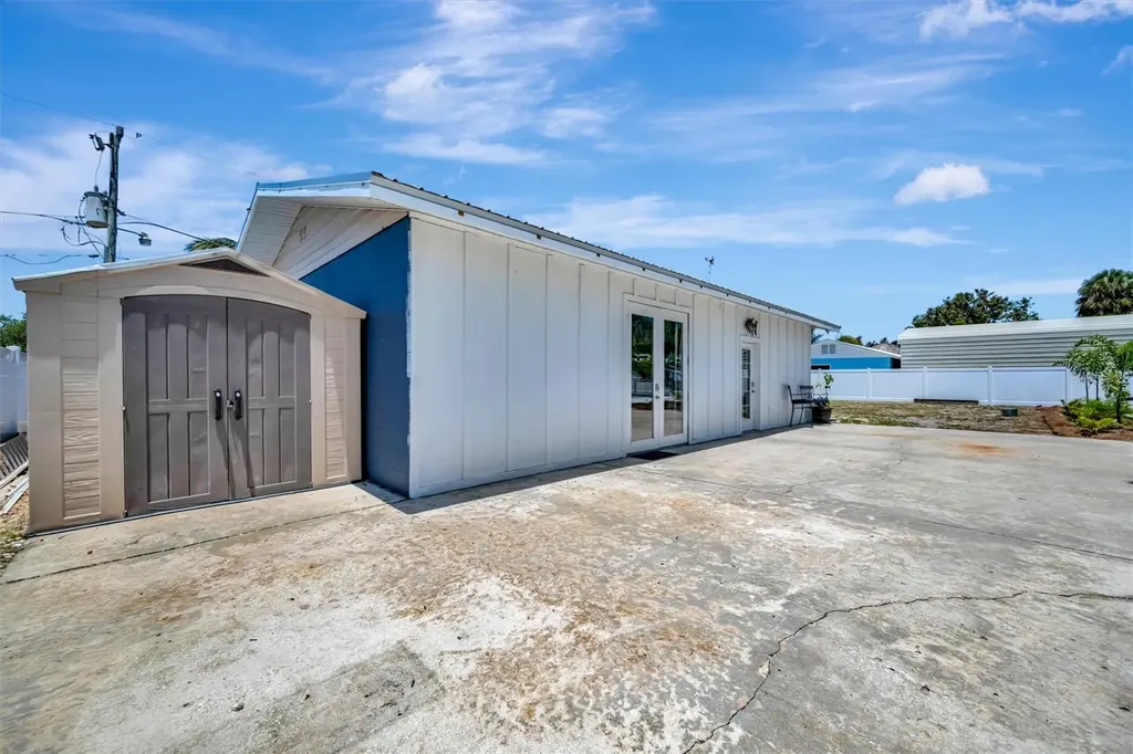 812 59th Street NW Bradenton FL 34209