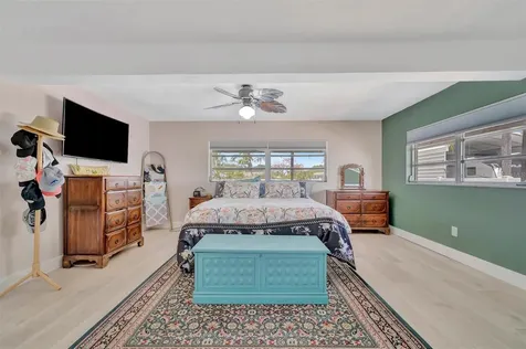 812 59th Street NW Bradenton FL 34209