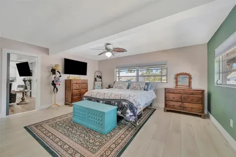 812 59th Street NW Bradenton FL 34209