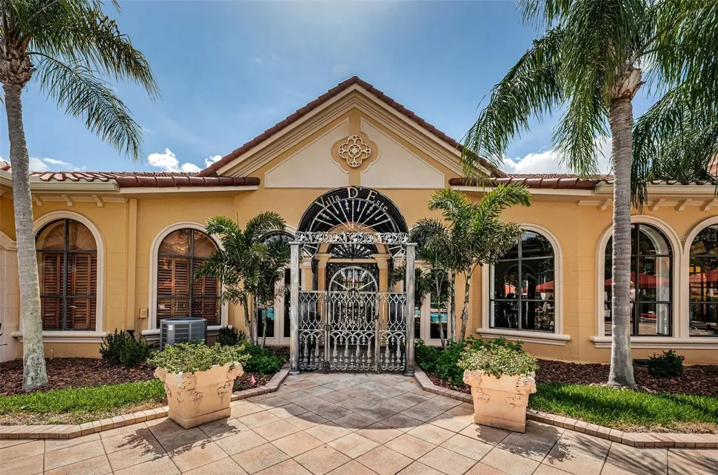 2757 Via Cipriani Clearwater FL 33764