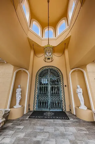 2757 Via Cipriani Clearwater FL 33764