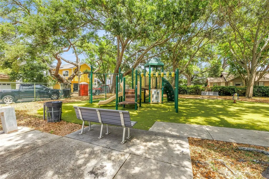 2721 4th Avenue S St Petersburg FL 33712