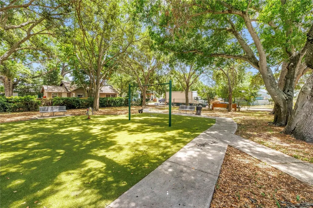 2721 4th Avenue S St Petersburg FL 33712