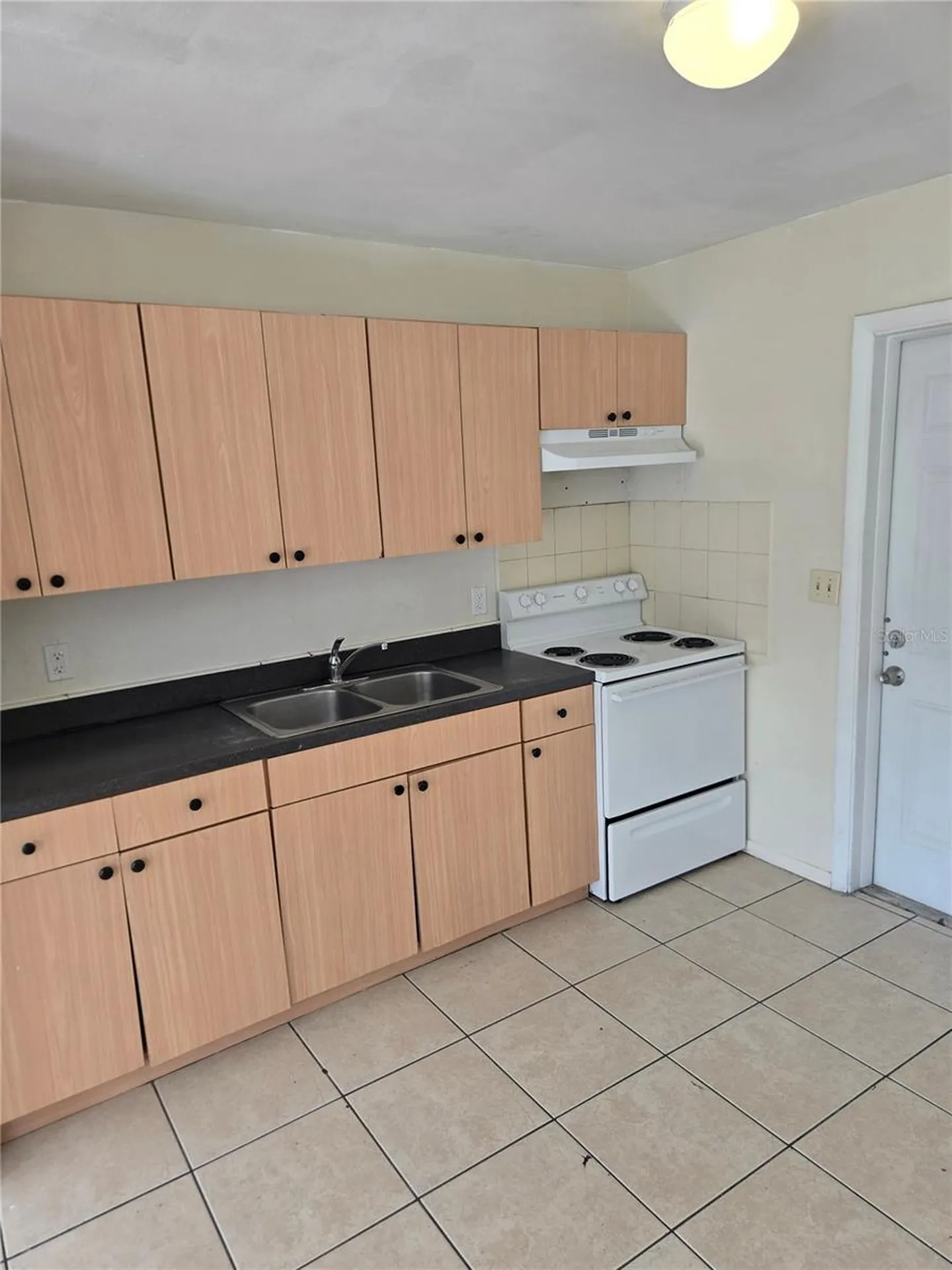 1109 E Seneca Avenue Tampa FL 33612