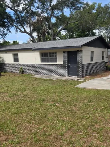 1109 E Seneca Avenue Tampa FL 33612