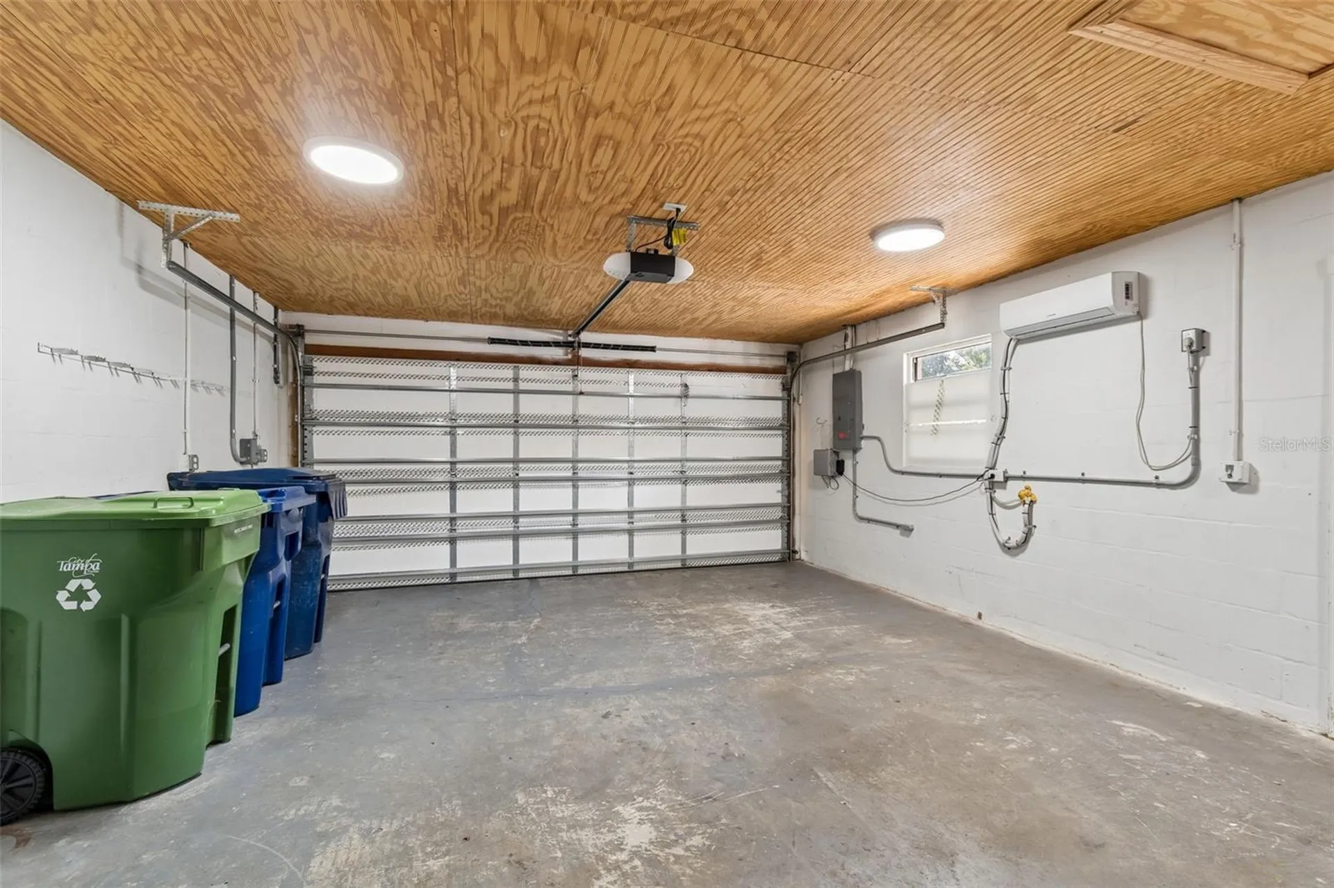 8445 N River Dune Street Tampa FL 33617