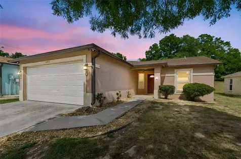 8445 N River Dune Street Tampa FL 33617