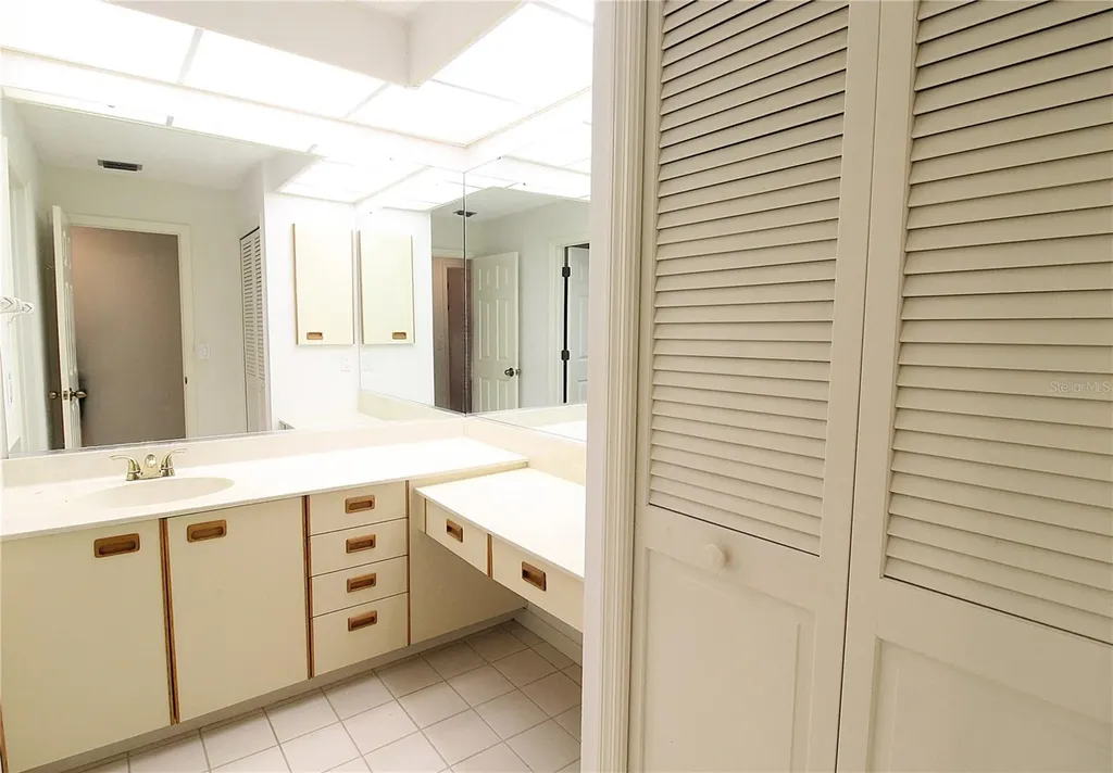5677 Pipers Waite Sarasota FL 34235