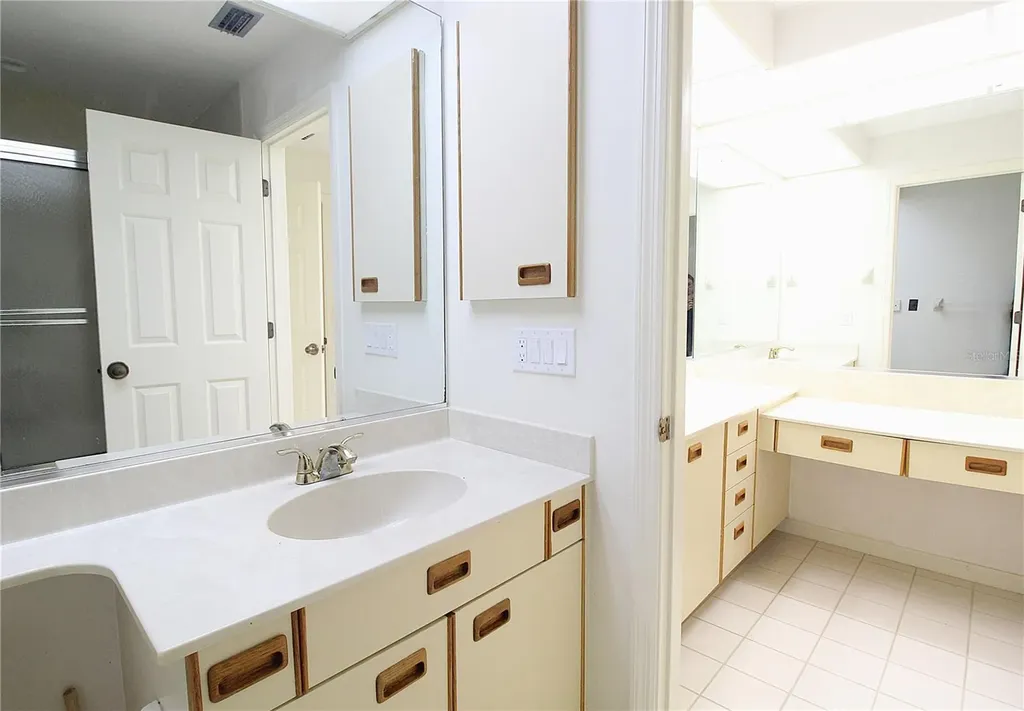 5677 Pipers Waite Sarasota FL 34235