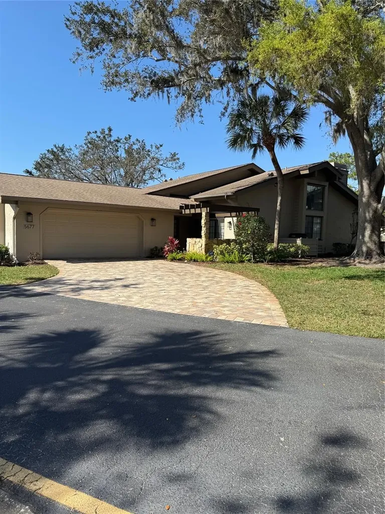5677 Pipers Waite Sarasota FL 34235