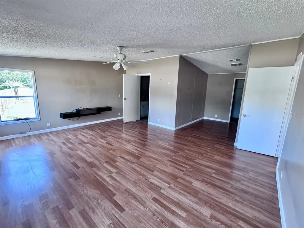 4300 Meadow Ridge Avenue Mulberry FL 33860