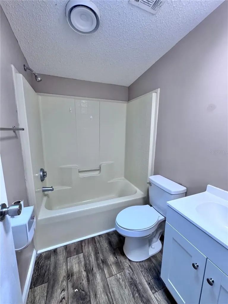 4300 Meadow Ridge Avenue Mulberry FL 33860