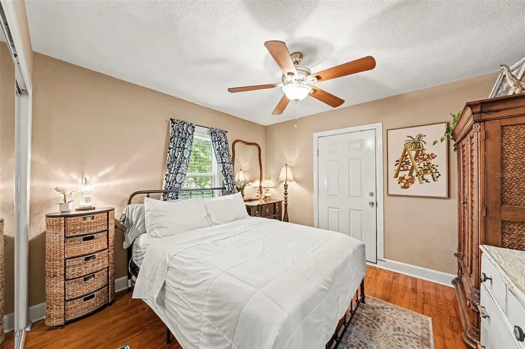 2827 9th Avenue N St Petersburg FL 33713