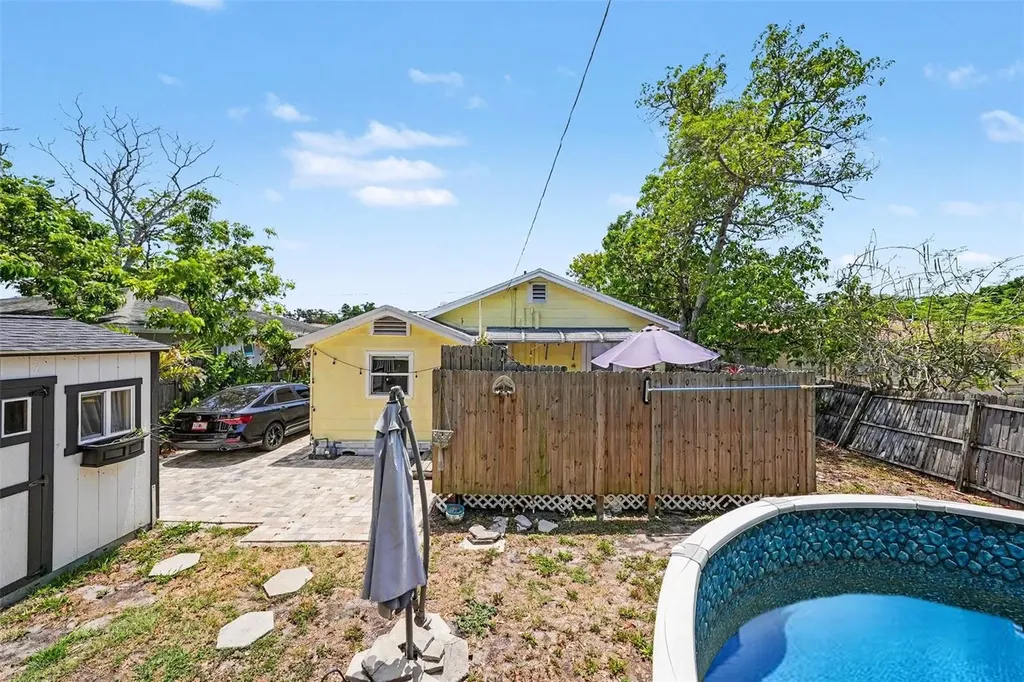 2827 9th Avenue N St Petersburg FL 33713