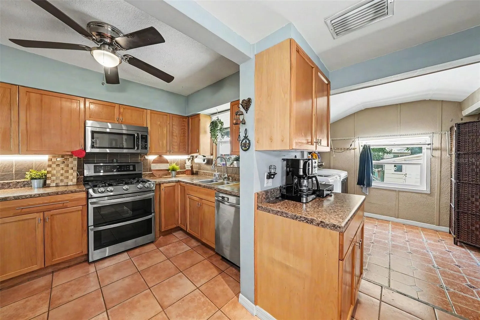 2827 9th Avenue N St Petersburg FL 33713