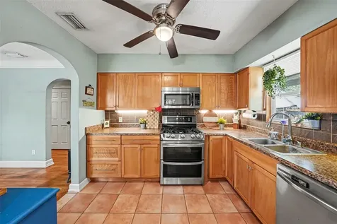 2827 9th Avenue N St Petersburg FL 33713