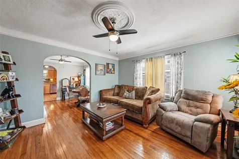 2827 9th Avenue N St Petersburg FL 33713