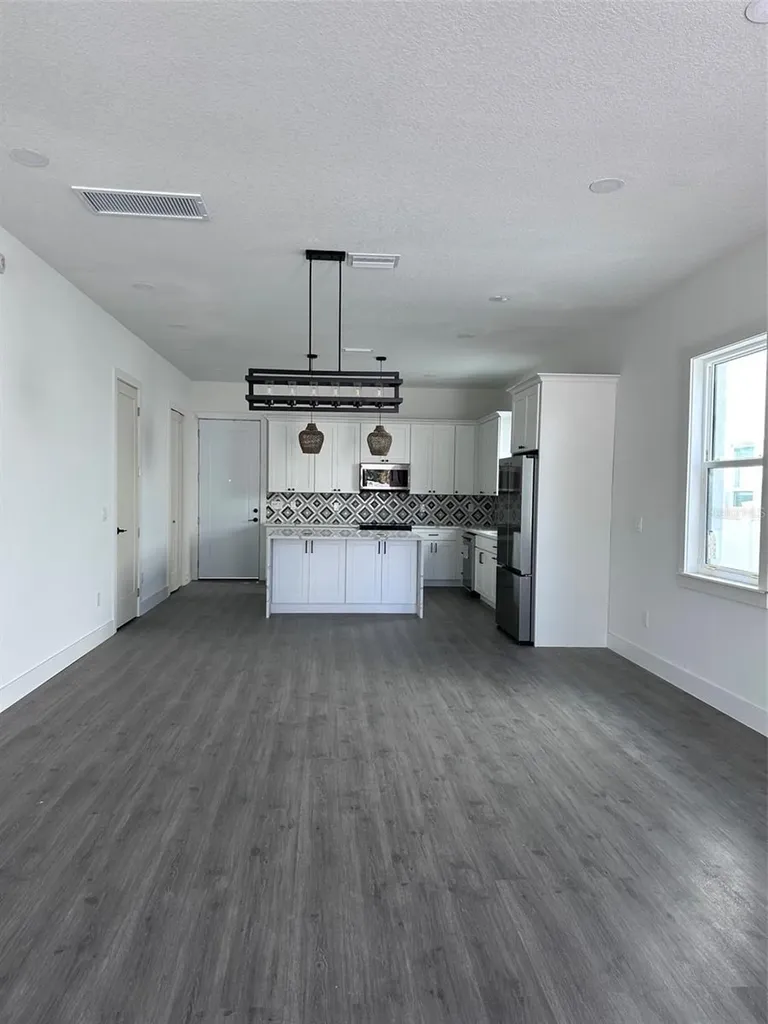 1525 29th Avenue N St Petersburg FL 33704