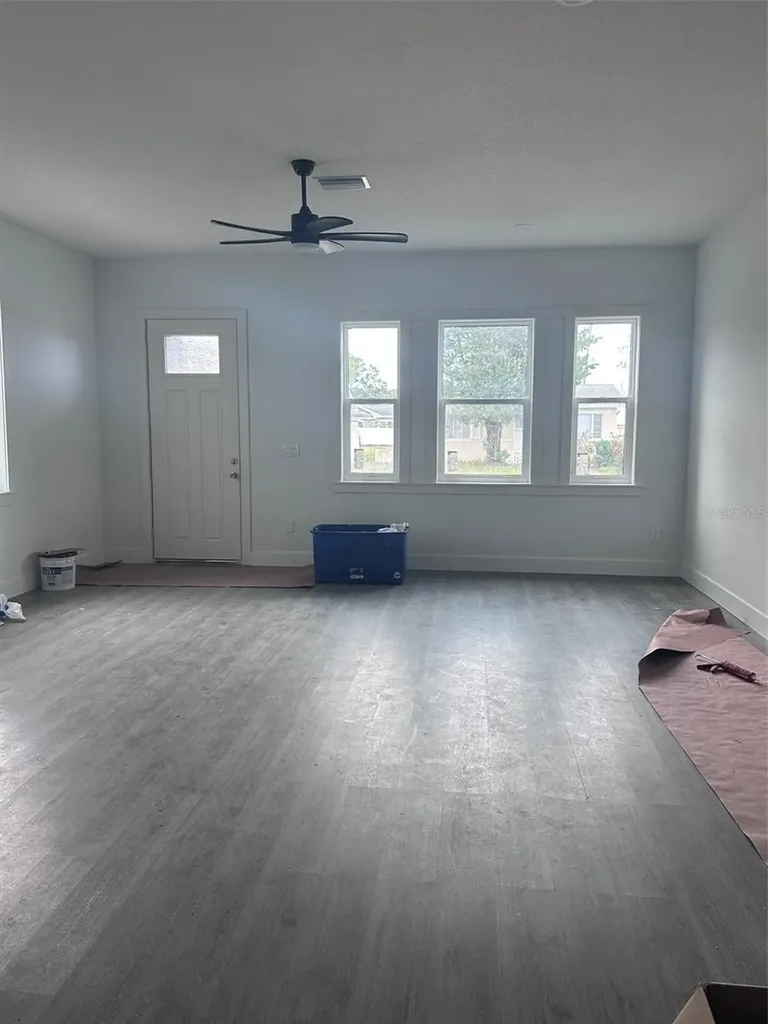 1525 29th Avenue N St Petersburg FL 33704