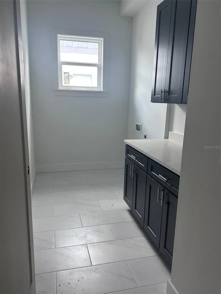 1525 29th Avenue N St Petersburg FL 33704