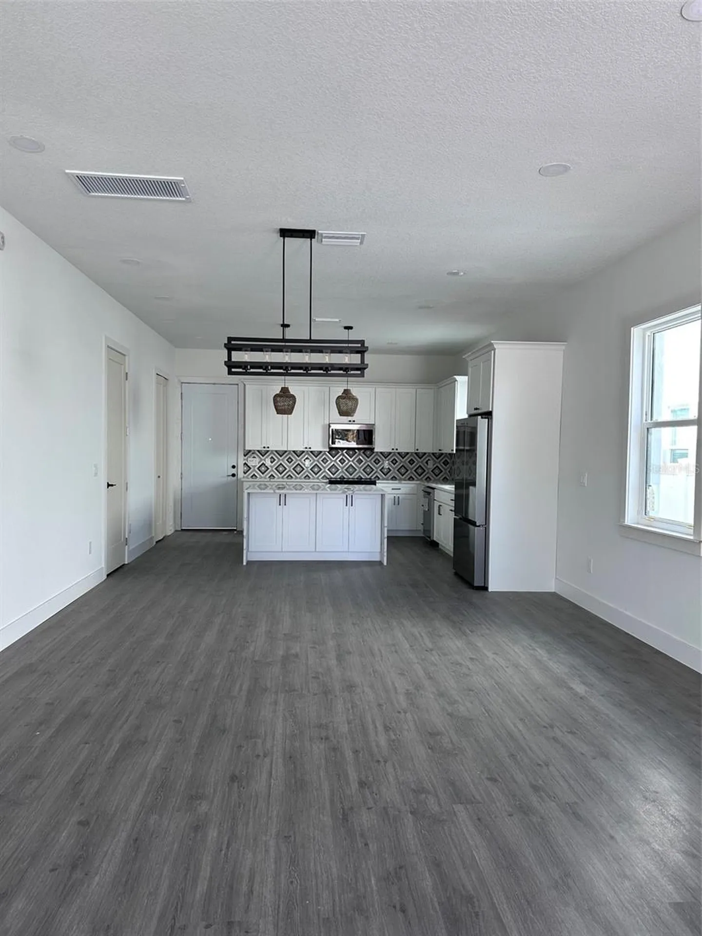 1525 29th Avenue N St Petersburg FL 33704
