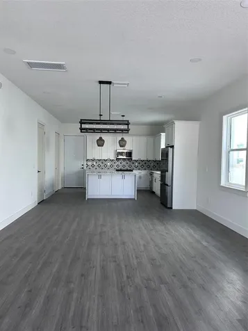 1525 29th Avenue N St Petersburg FL 33704