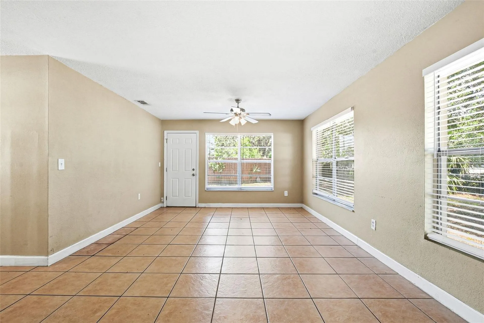 1729 Flores Court Orlando FL 32811
