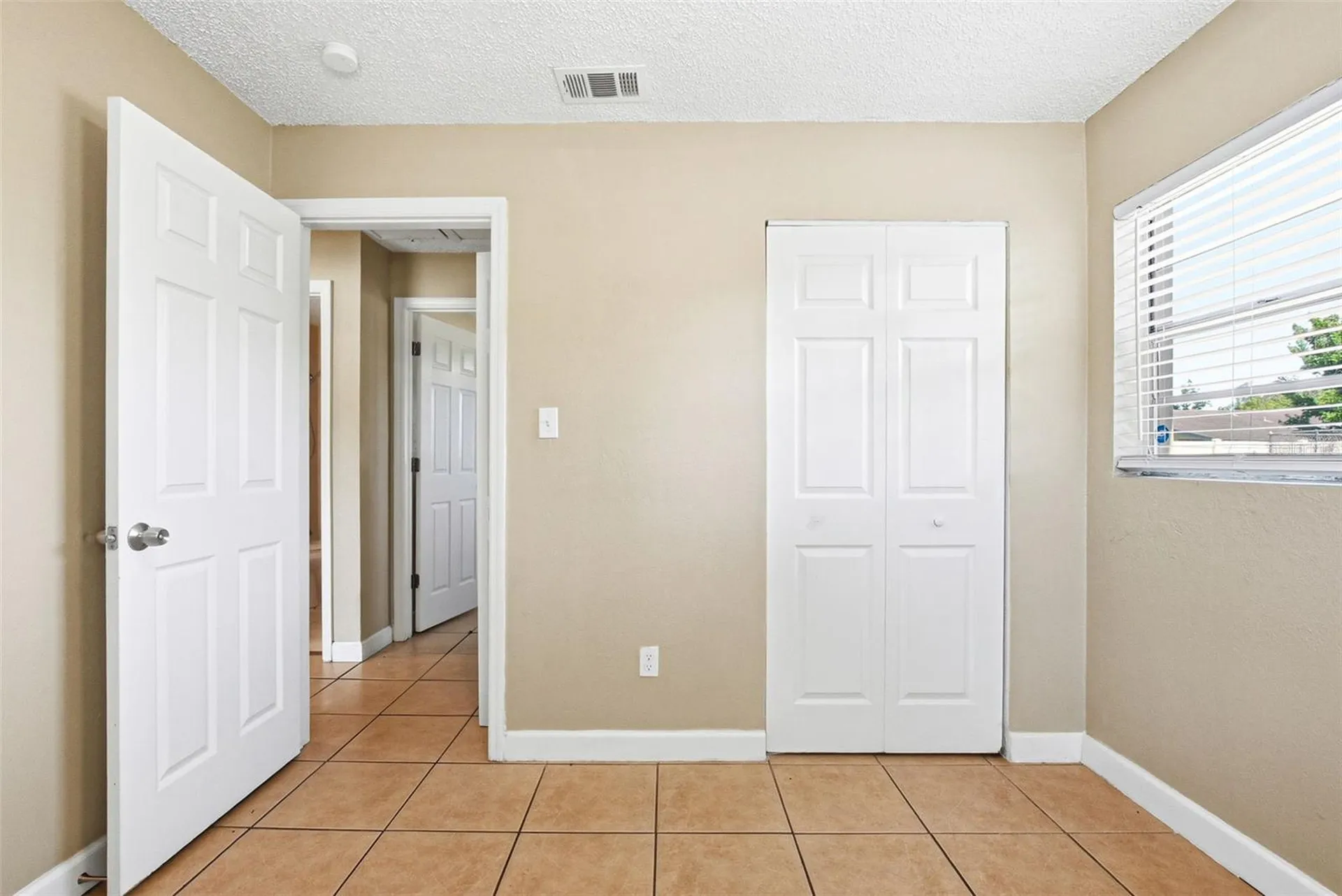 1729 Flores Court Orlando FL 32811