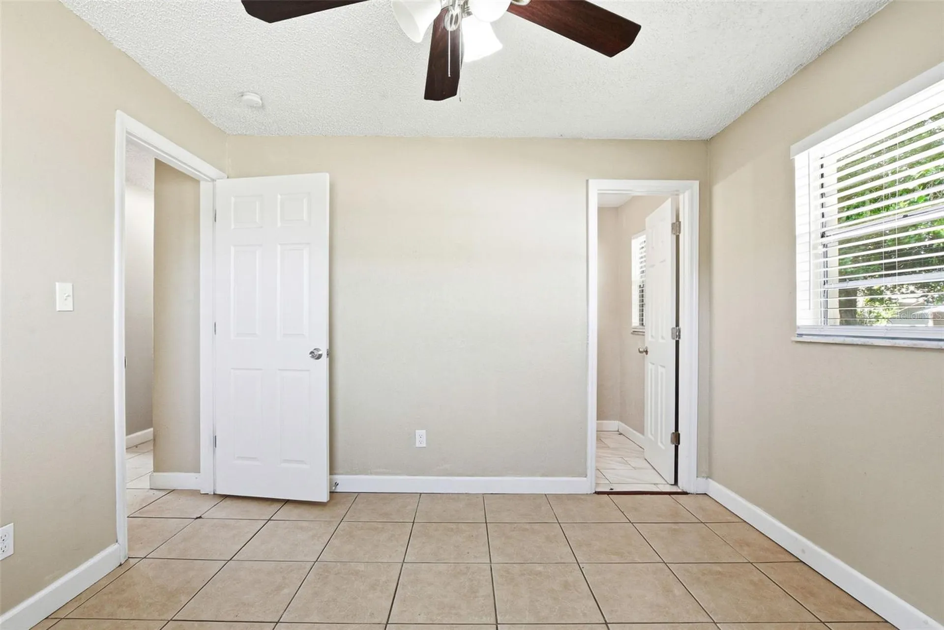 1729 Flores Court Orlando FL 32811