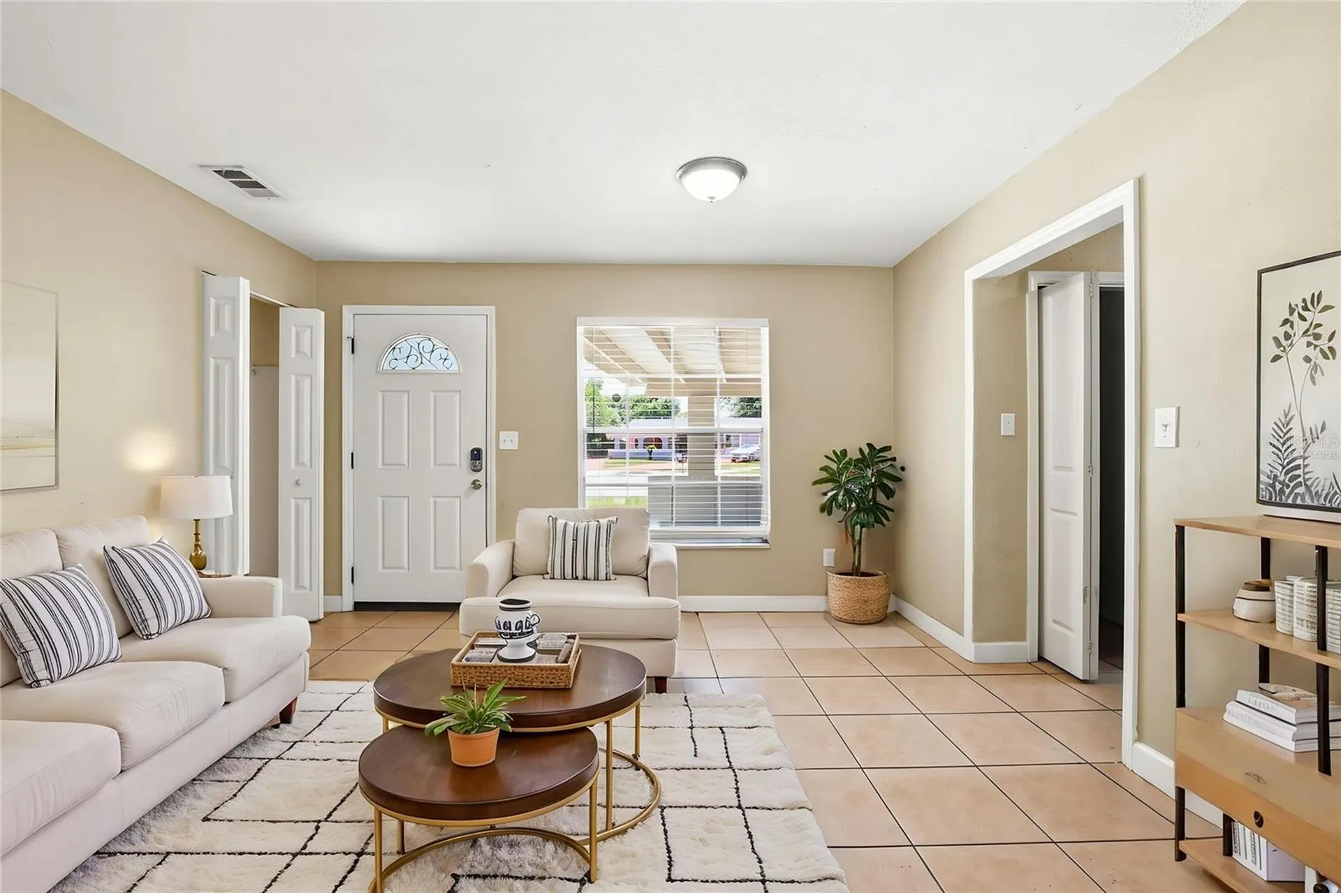 1729 Flores Court Orlando FL 32811